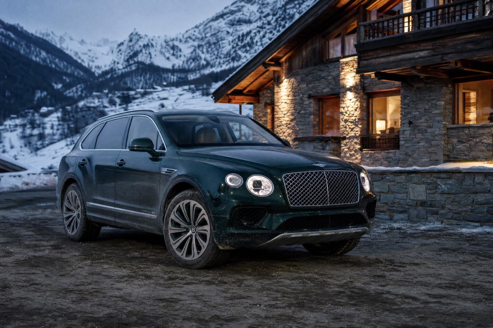 Location Bentley Bentayga dans les Alpes, Motors Line
